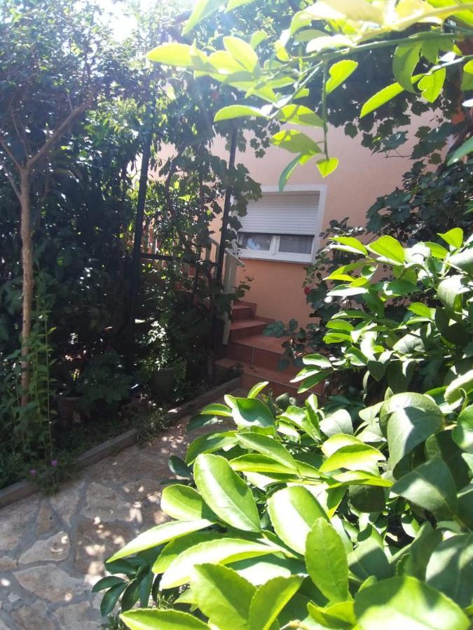 Appartamento Vodice Apartman Esterno foto
